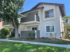 Building Photo - 3638 Oak Creek Dr