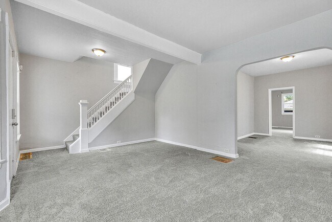 Foto del edificio - Charming 3-Bedroom Property in Prime Location