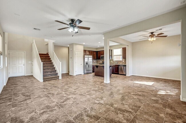 Foto del edificio - Henderson Home with Beautiful Strip Views