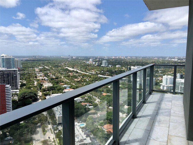 Foto del edificio - 1451 Brickell Ave