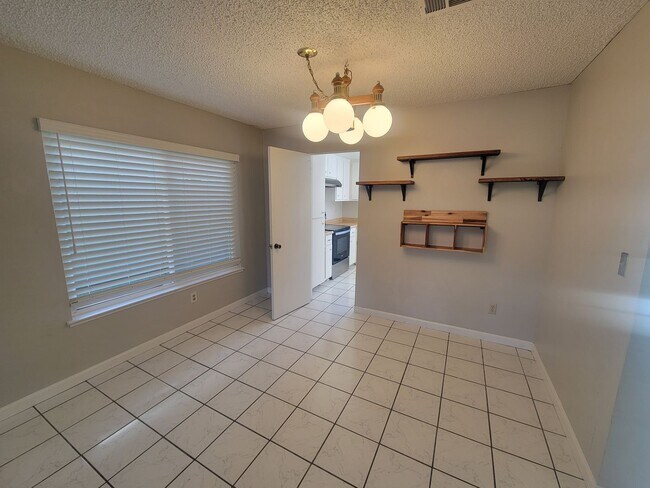 Foto del edificio - Spacious 3 Bed 2.5 Bath in Citrus Heights
