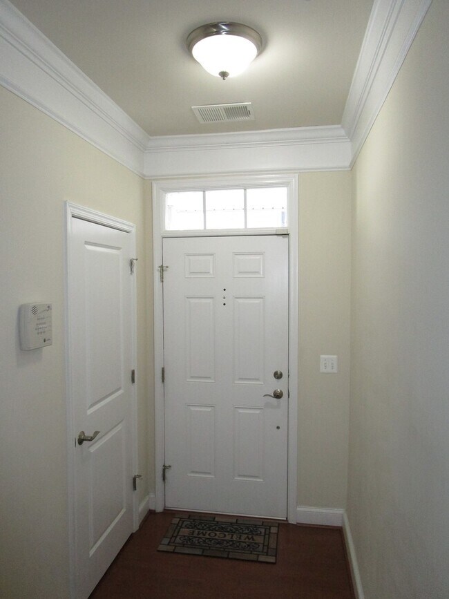 Foto del edificio - Gorgeous 4BR/3.5BA Townhouse in Ellicott C...