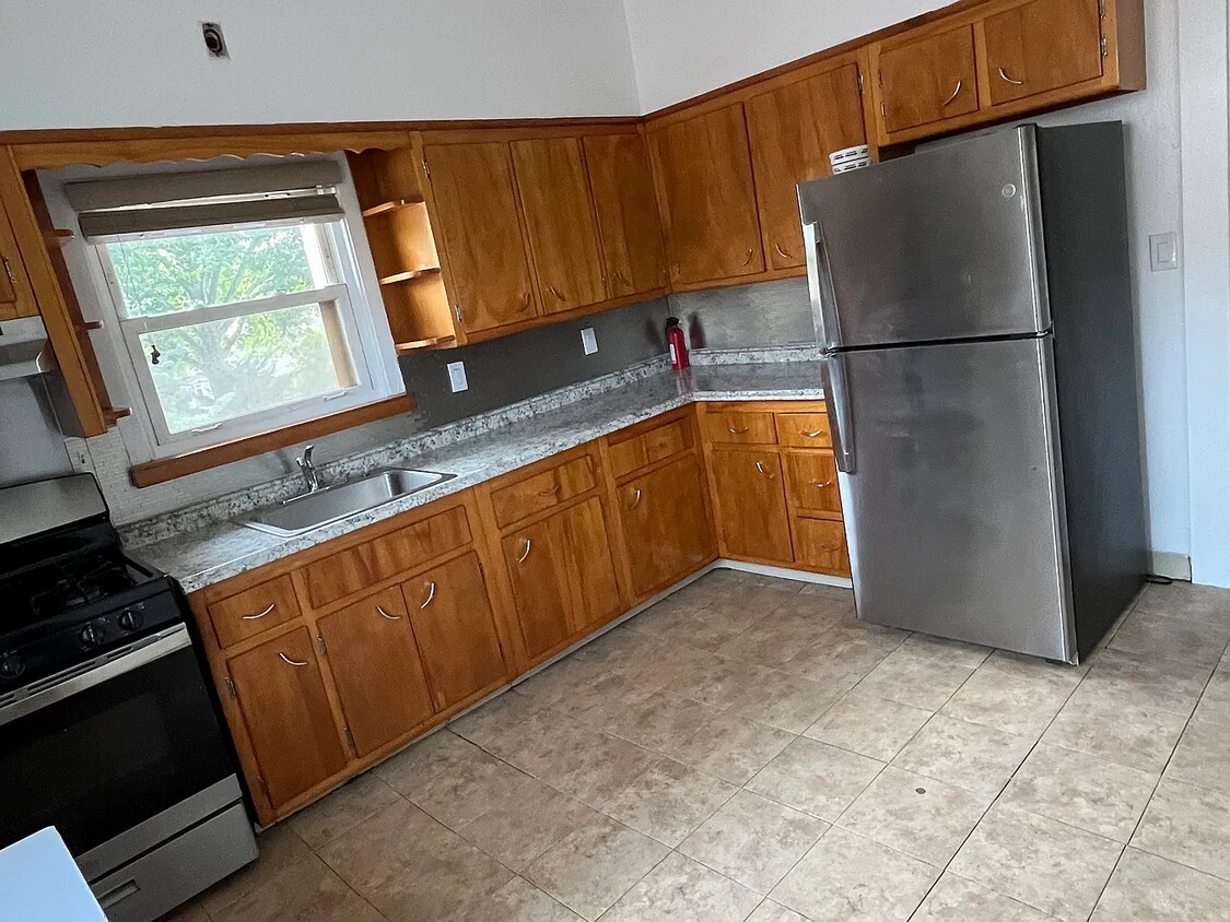 Primary Photo - 743 Gramatan Ave