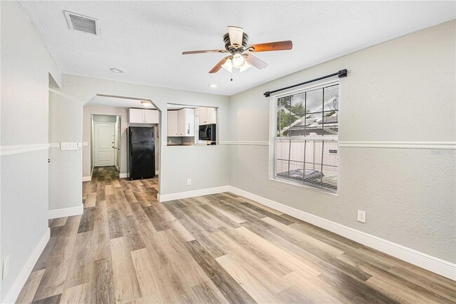 Foto del edificio - 3703 E North Bay St