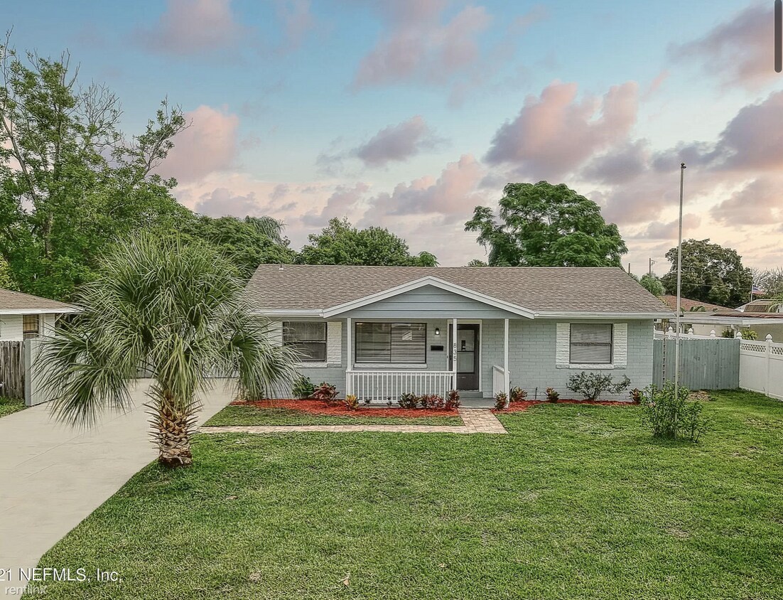 Primary Photo - 3 br, 2 bath House - 835 15th Ave N