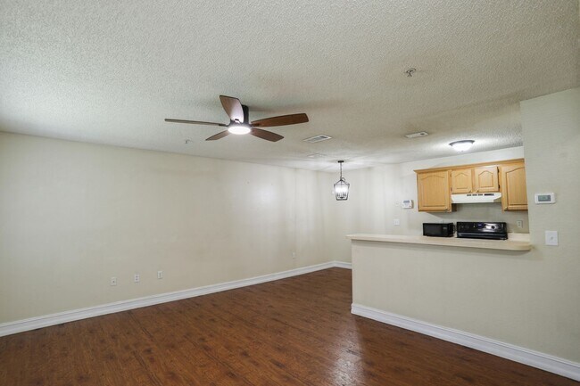 Foto del edificio - 974 Leeward Pl