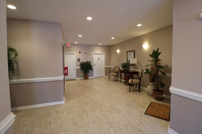 Foto del edificio - 6901 Hanesbrook Cir