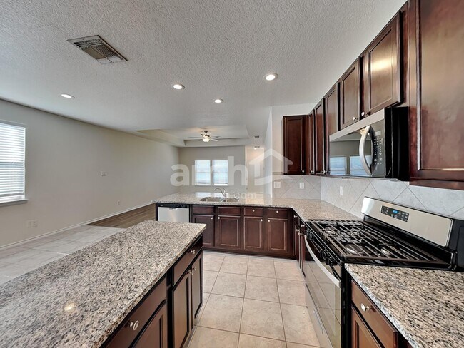 Foto del edificio - 178 FallowBrook Ln