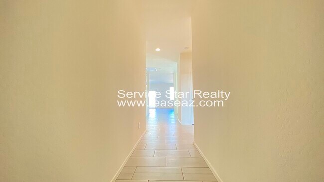 Building Photo - 10426 W Cordes Rd