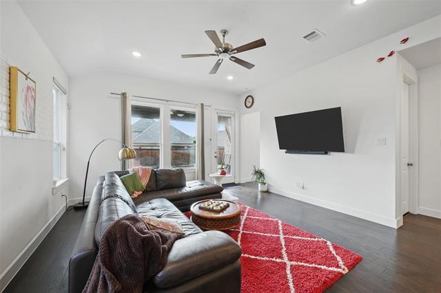 Foto del edificio - 5821 Liberty Hill Dr