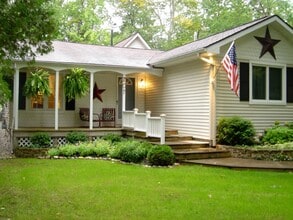 Building Photo - 207 Birchwood Ave