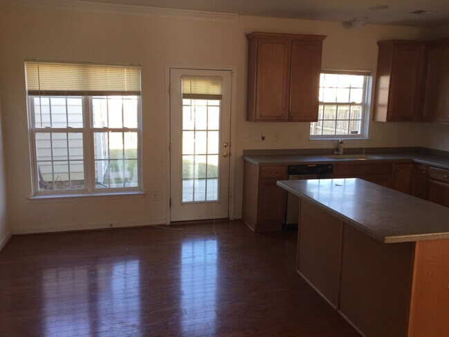 Foto del edificio - Charming 3 Bedroom, 2.5 Bath Townhome for Rent