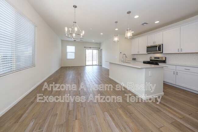 Building Photo - 7867 S Walnutview Dr