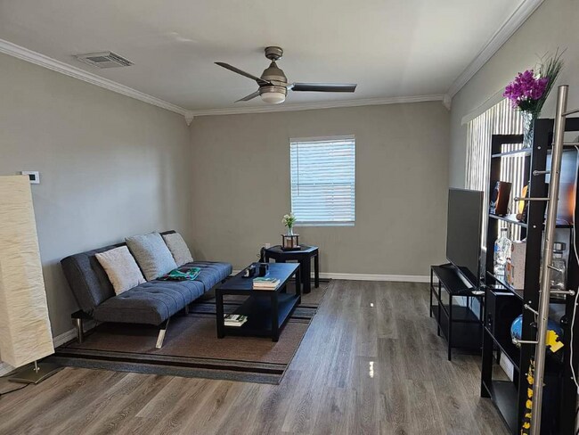 Foto del edificio - 2117 Ivey Ln