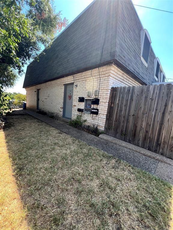 Primary Photo - 2305 Barton Village Cir