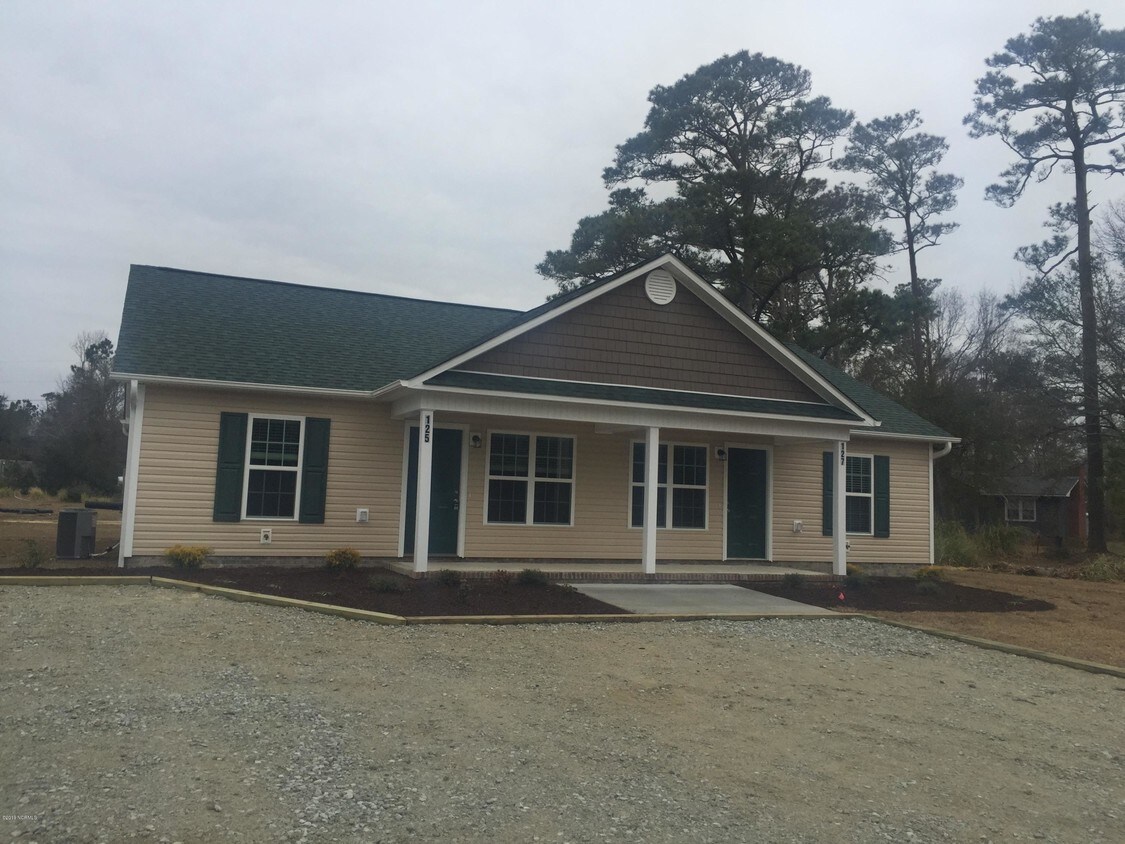 109 Oyster Ln, Hubert, NC 28539 Townhome Rentals in Hubert NC
