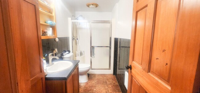 Foto del edificio - 6625 Washington Ave