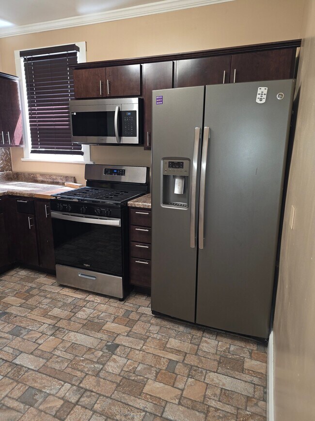Foto del edificio - 7834 S Langley Ave
