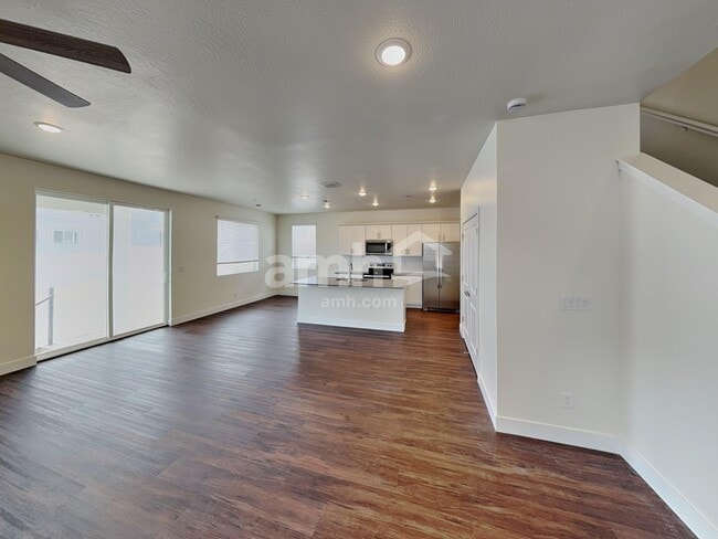 Building Photo - 7123 Woods Rose Dr