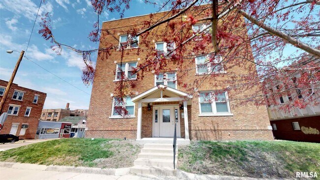 Foto del edificio - 423 W Monroe St