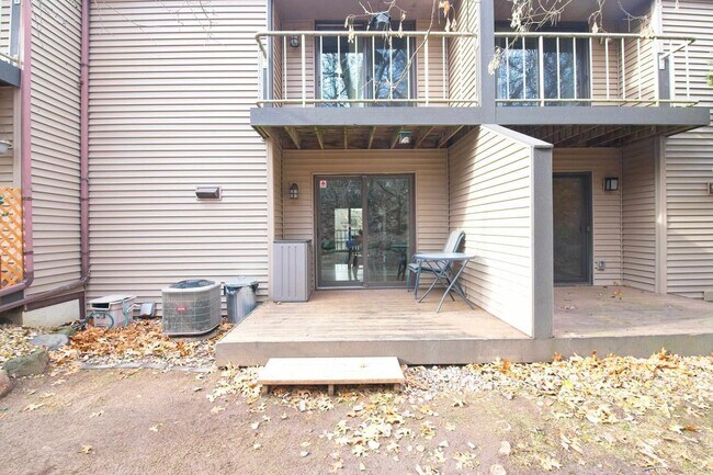 Foto del edificio - 133 Ponwood Cir