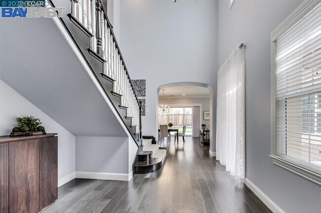 Building Photo - 2096 Drysdale St