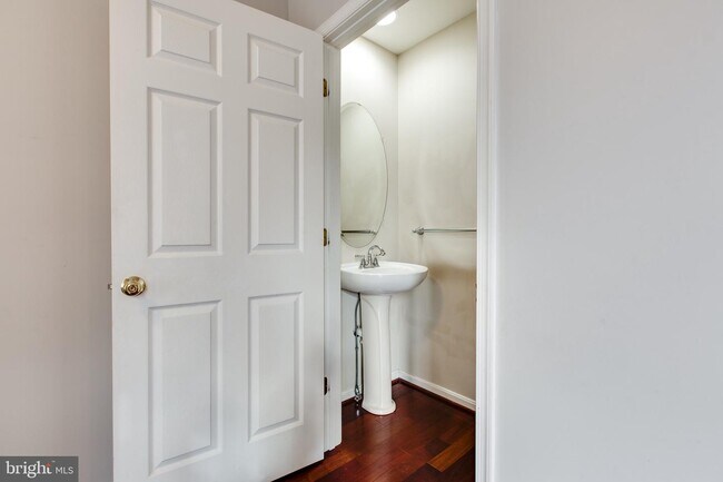 Foto del edificio - 8904 Dawson Manor Dr