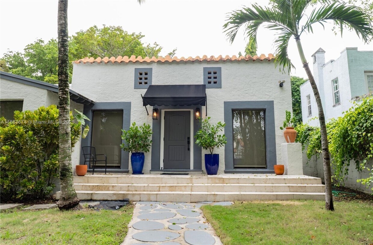 Foto principal - 5938 NE 5th Ave