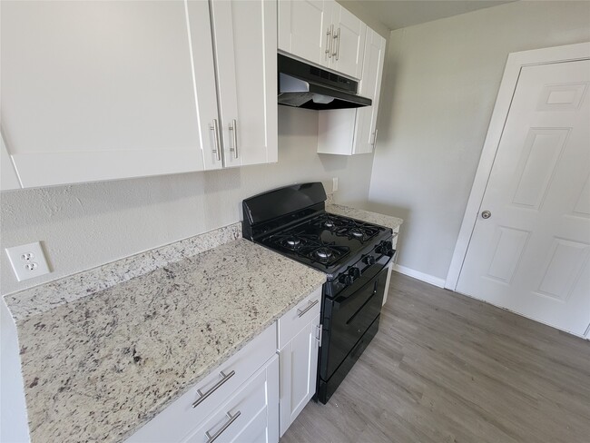 Foto del edificio - 4909 Holloway Dr