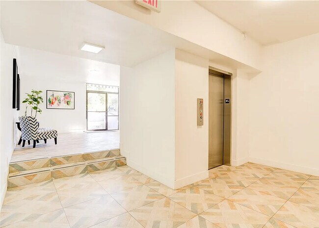 Foto del edificio - Michigan Apartments