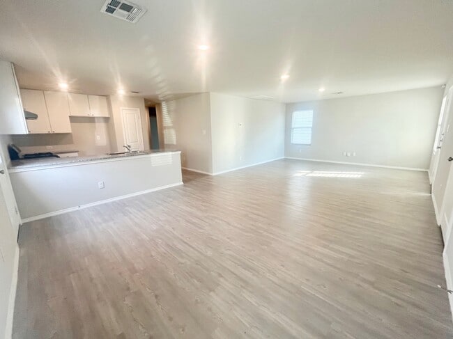 Building Photo - 3230 Carducci Dr
