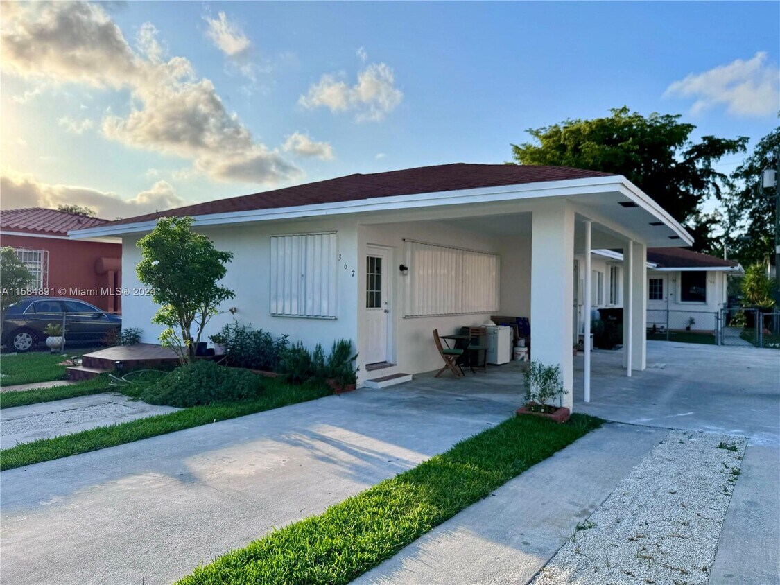 Foto principal - 367 E 20th St