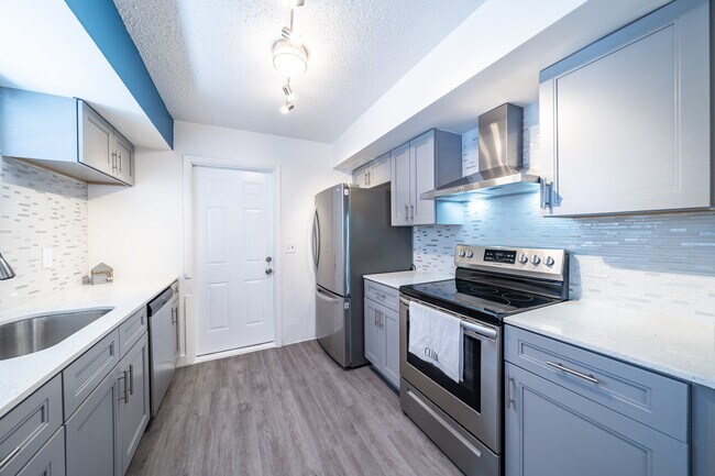 Building Photo - 4152 SW 24th Ct