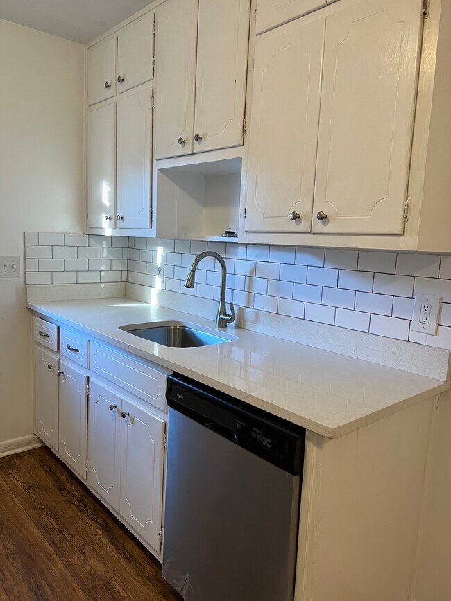 Photo - 2922 Skyland Dr NE House