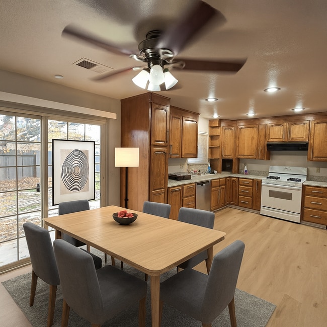 Building Photo - 505 Acapulco Ct