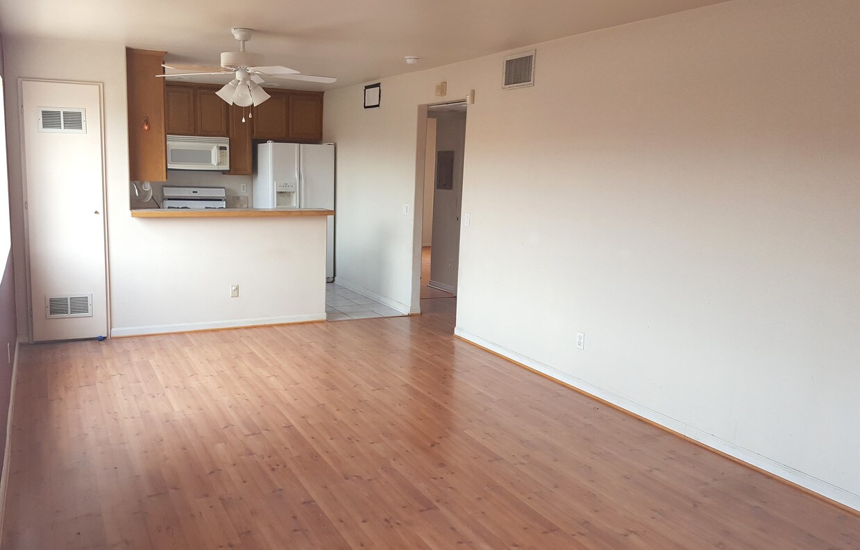 1215 N San Gabriel Ave, Azusa, CA 91702 Condo for Rent in Azusa, CA