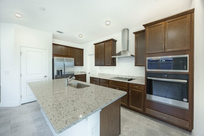 Foto del edificio - Stunning 4-Bedroom Home for Rent in Minneola!