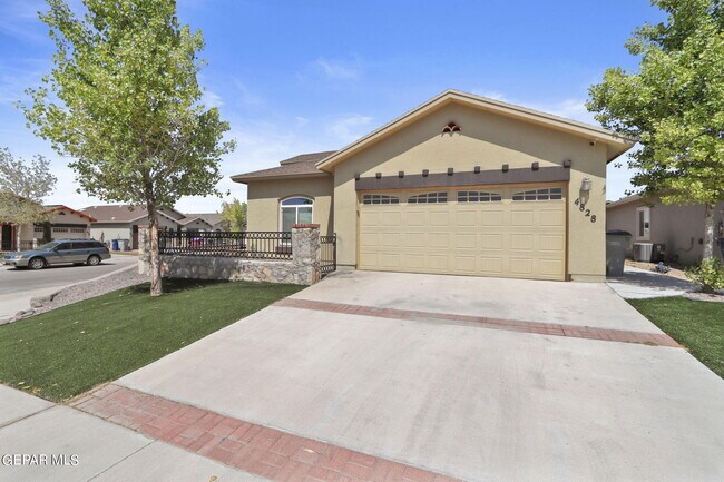 Building Photo - 4828 Guillermo Espinoza St