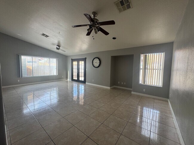 Foto del edificio - 5033 N Vista Del Rancho Way