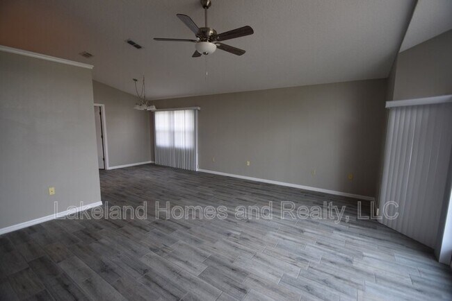 Building Photo - 6208 Egret Dr
