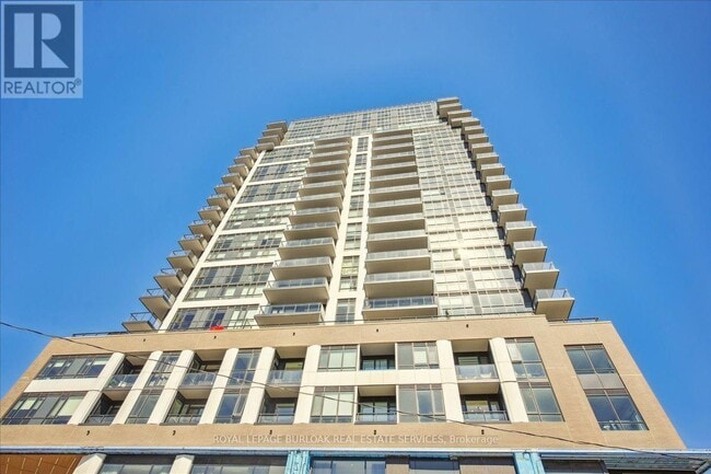 Building Photo - 2007-2007 James St