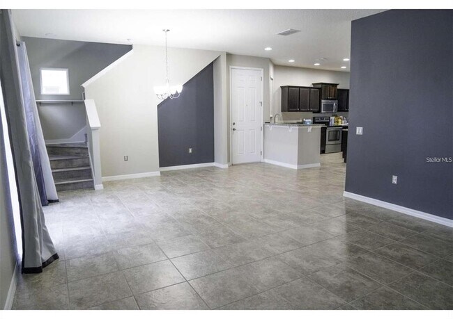 Building Photo - 4840 Poolside Dr