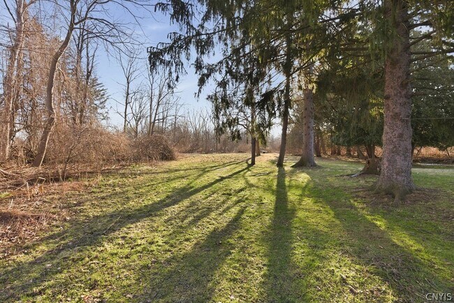 Foto del edificio - 7310 Oswego Rd