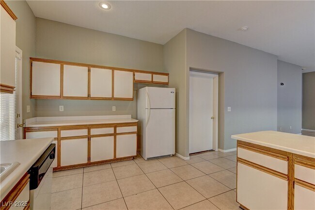 Foto del edificio - 1635 Marion Bennet Dr