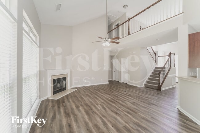 Foto del edificio - 16025 Lavenham Rd