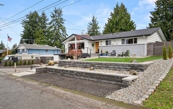 Building Photo - 3509 Locust Ave W