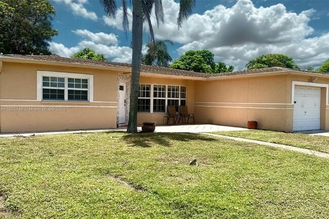 Building Photo - 5062 NW 41st Pl