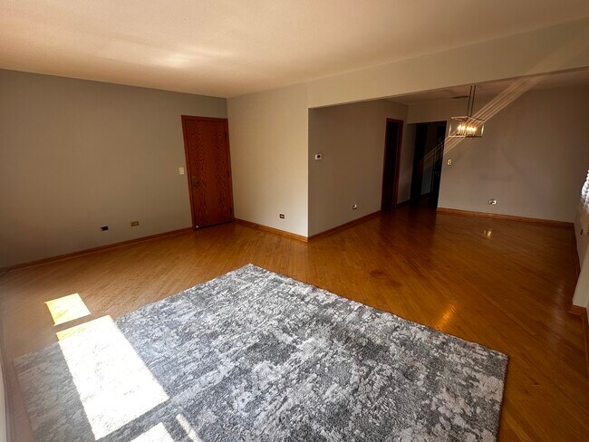 Foto del edificio - 6404 W Dakin St