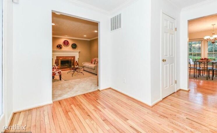 Building Photo - 5 br, 2.5 bath House - 12027 Lake Newport RD