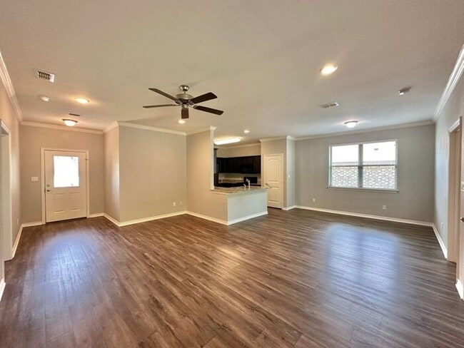 Building Photo - Available Now! 3 Bed 2 Bath in Flint!